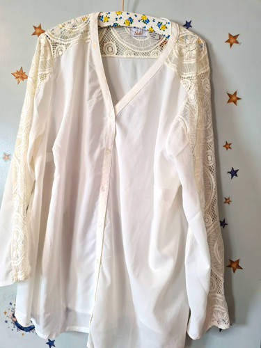 Bluse mit spitzeneinsaz - bluse,