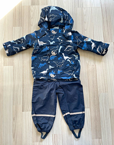 Regenjacke und matschhose - und,